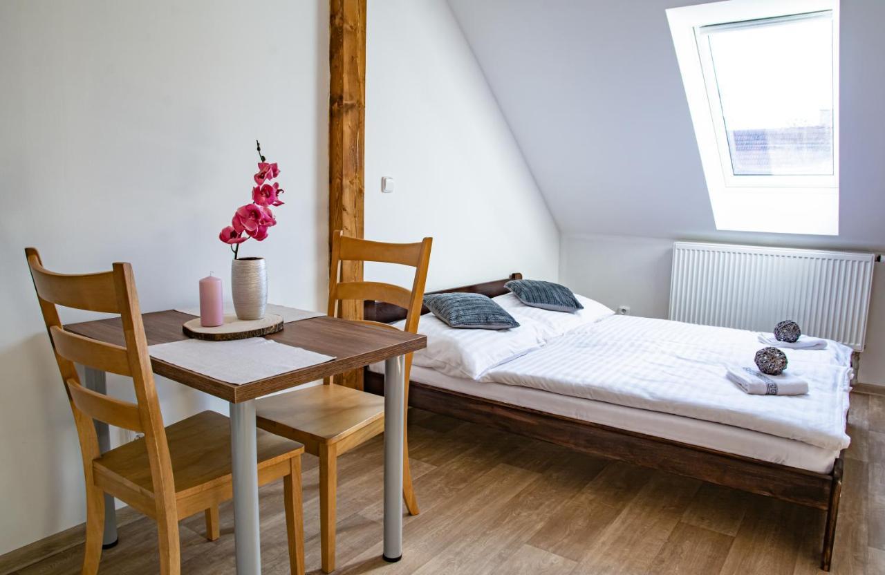 Apartmany Kurojedy Bor Dış mekan fotoğraf