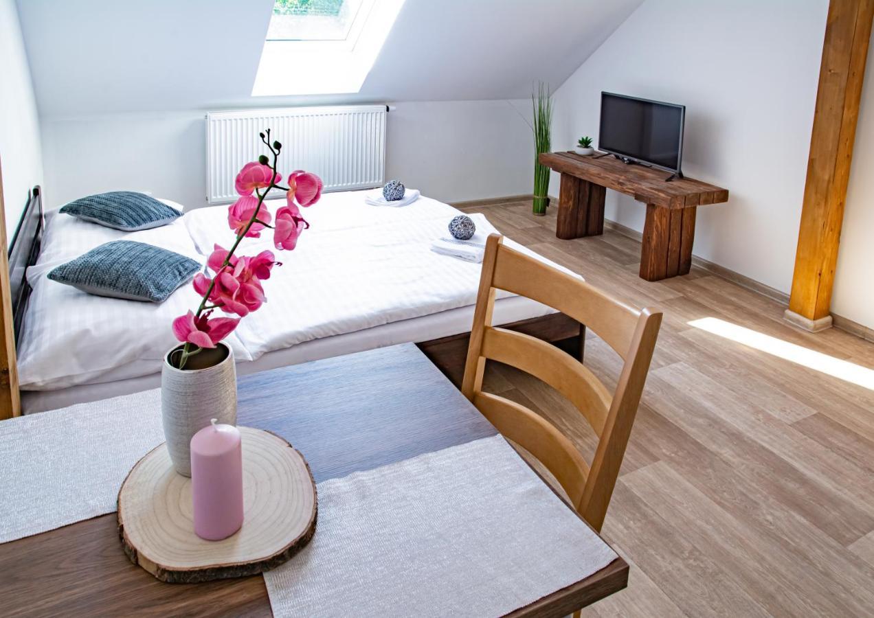 Apartmany Kurojedy Bor Dış mekan fotoğraf